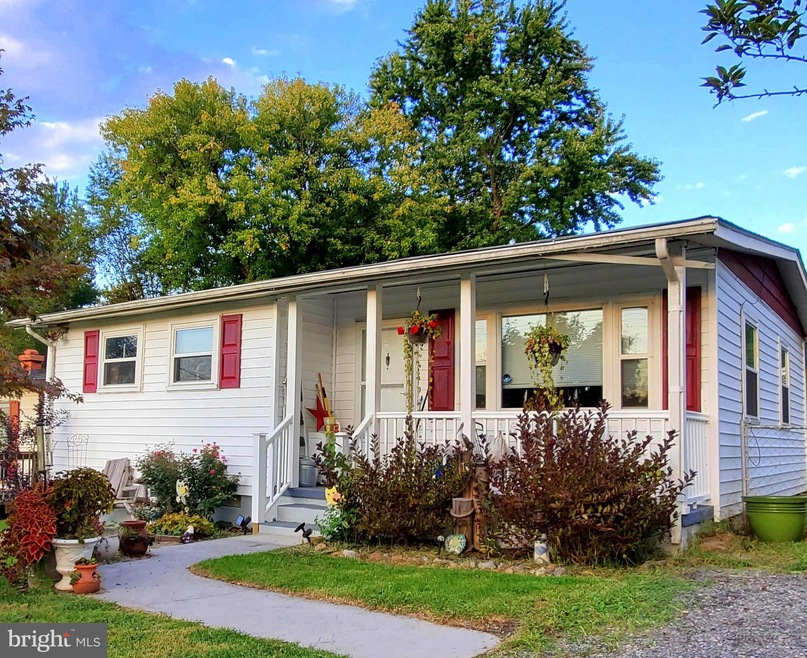 1717 N Royal Ave, Front Royal, VA 22630 - photo 1