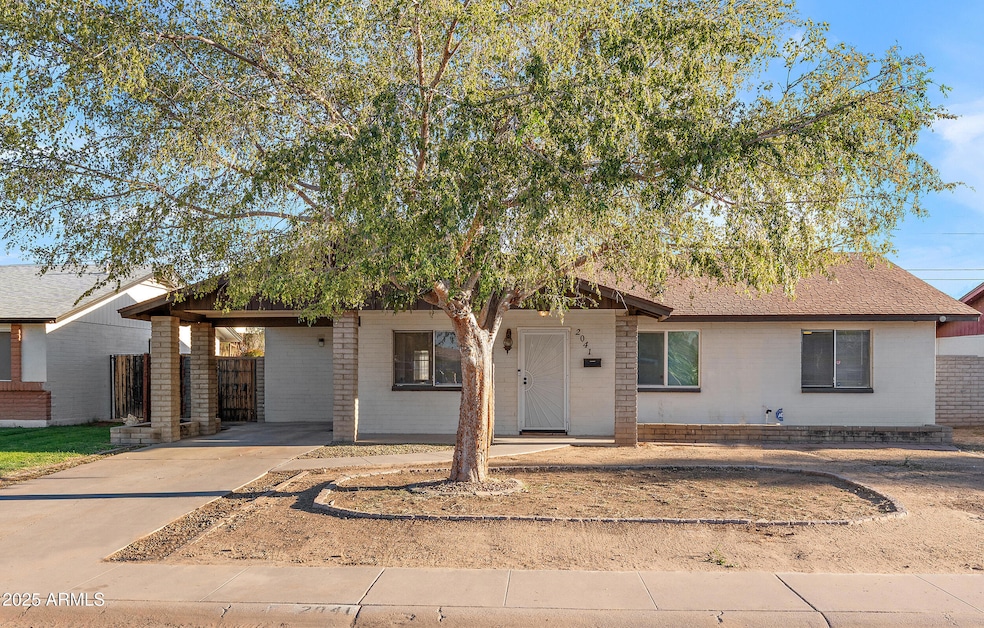 2041 W Hidalgo Ave, Phoenix, AZ 85041 - photo 1