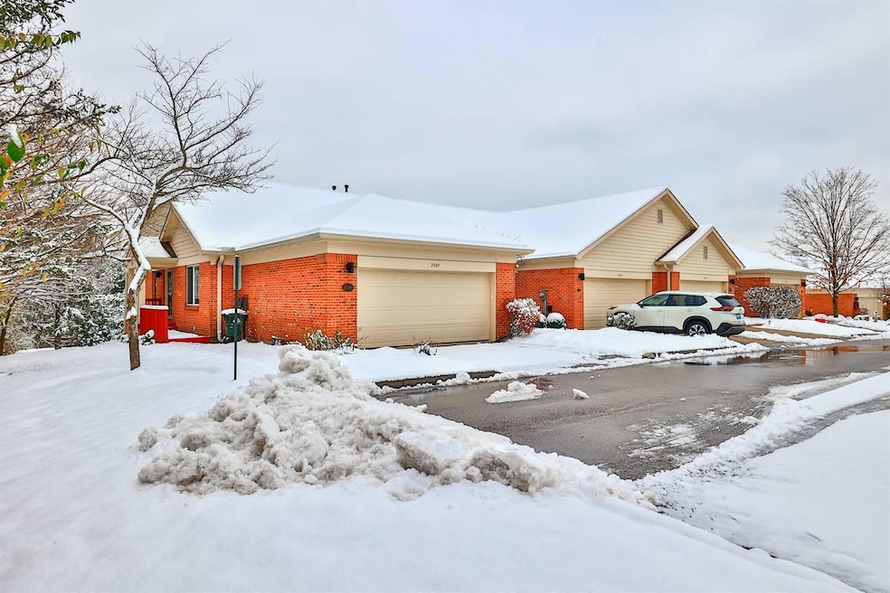 2549 Champions Way, Crestview Hills, KY 41017 - photo 1