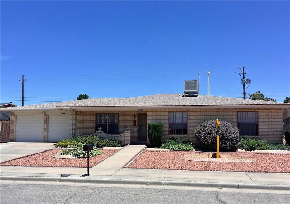 10621 Brian Mooney Ave, El Paso, TX 79935 - photo 1