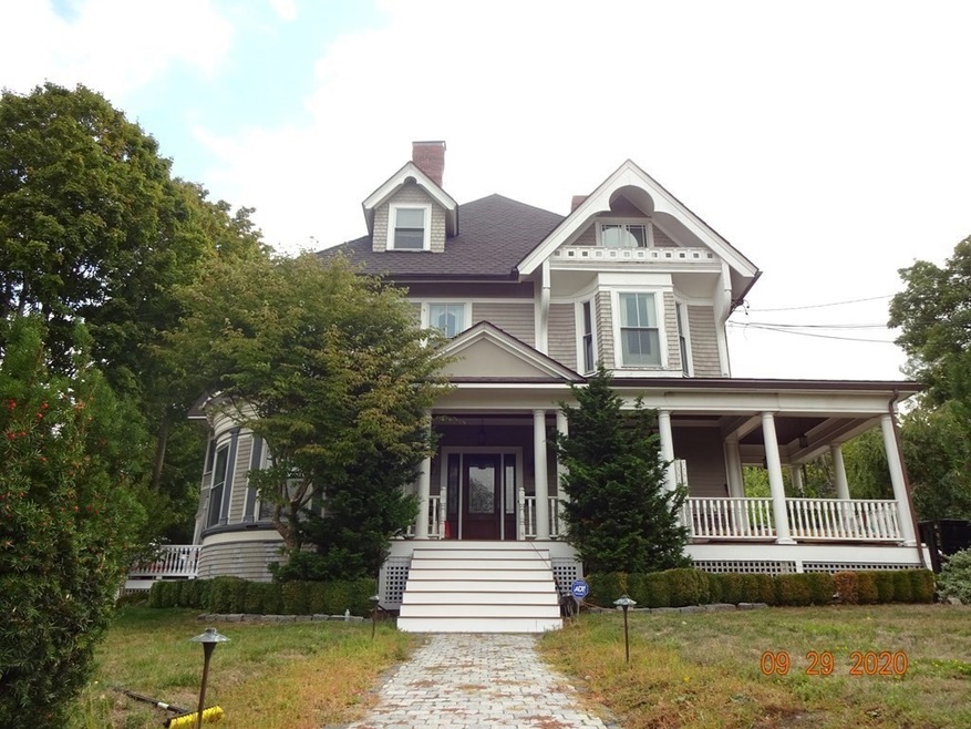 462 Walnut St unit 1B, Newtonville, MA 02460 - photo 1