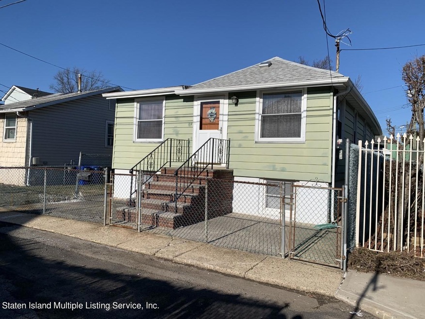 51 Wavecrest Street 1