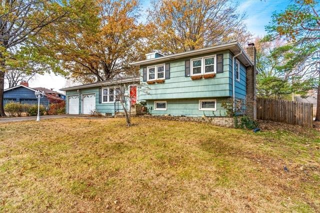 7402 Edgewood Blvd, Shawnee, KS 66203 - photo 1