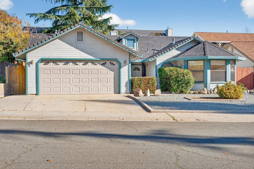 223 Arcadia Dr, Grass Valley, CA 95945 - photo 1