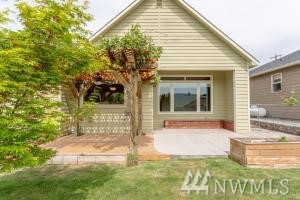 1832 3rd St NE, East Wenatchee, WA 98802 - photo 1