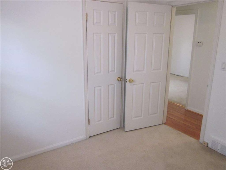 418 Hillcrest Ave, Grosse Pointe Farms, MI 48236 - photo 1