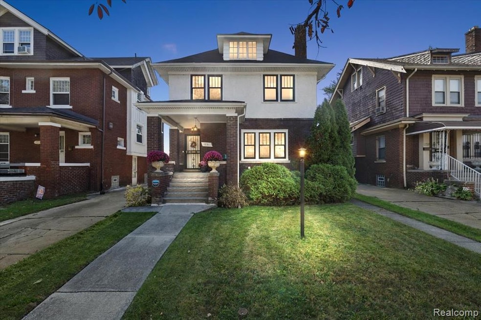 Under Contract $399,900 • Co-Listing Agent