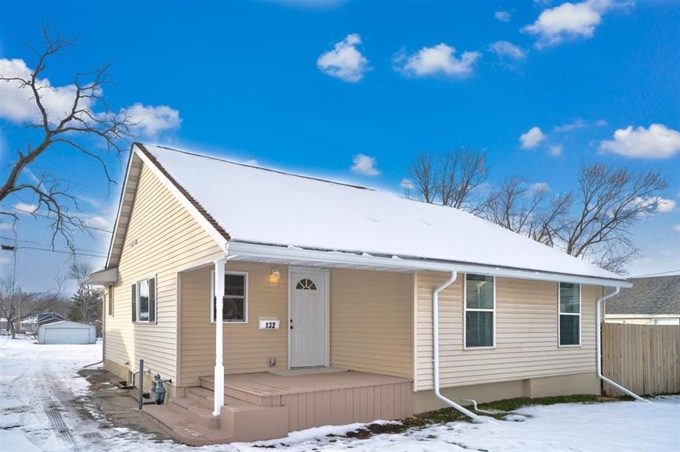 132 18th St NW, Cedar Rapids, IA 52405 - photo 1