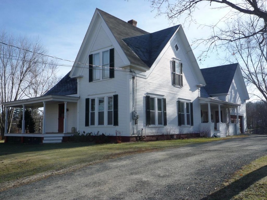 58 Elm St, Lancaster, NH 03584 - photo 1