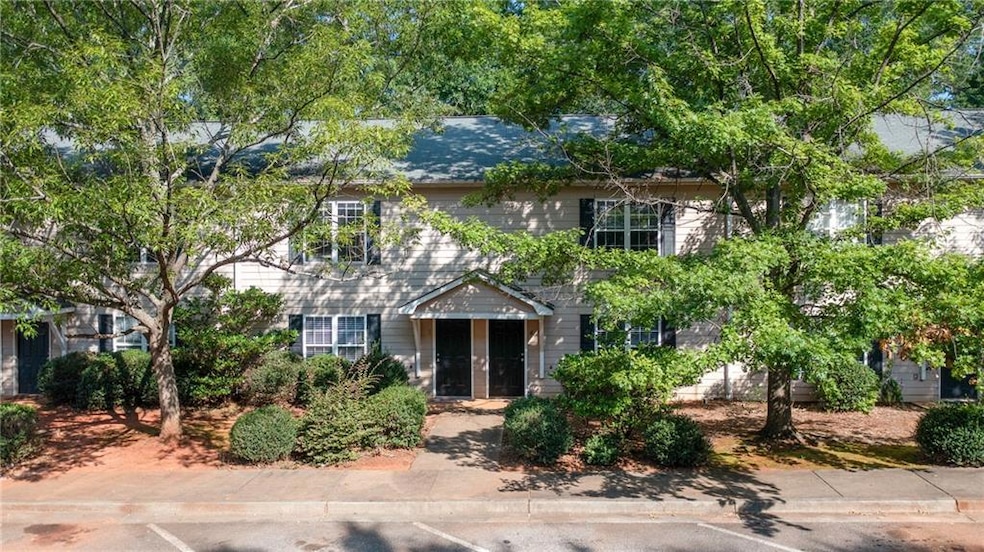 104 Westchester Cir unit 4, Athens, GA 30606 - photo 1