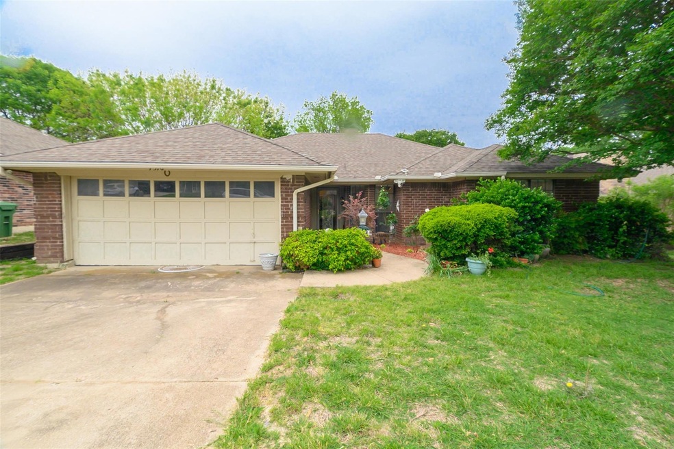 7516 Sean Dr, North Richland Hills, TX 76182 - photo 1