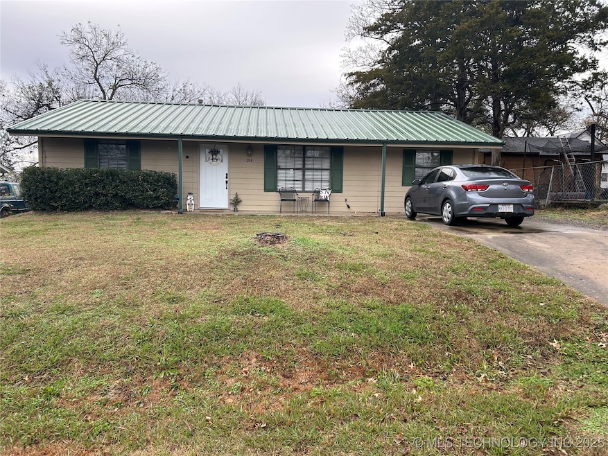 204 E Elm Ave, Fort Gibson, OK 74434 - photo 1