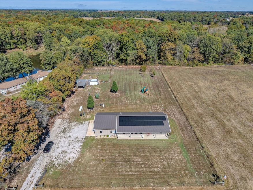 7009 Hydrangea Rd, Coulterville, IL 62237 - photo 1