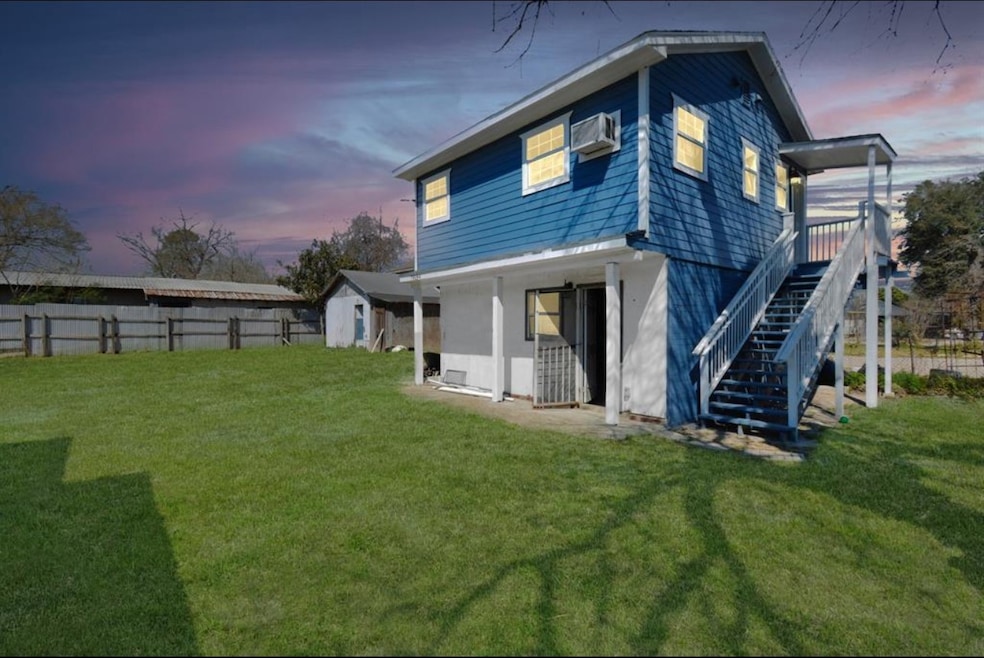 Welcome to 7919 Brays St Unit C.