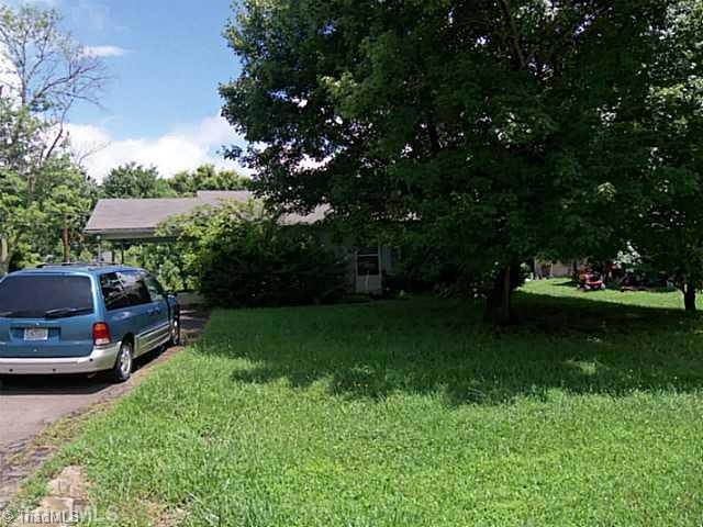 333 Ridgecrest Dr, King, NC 27021 - photo 1