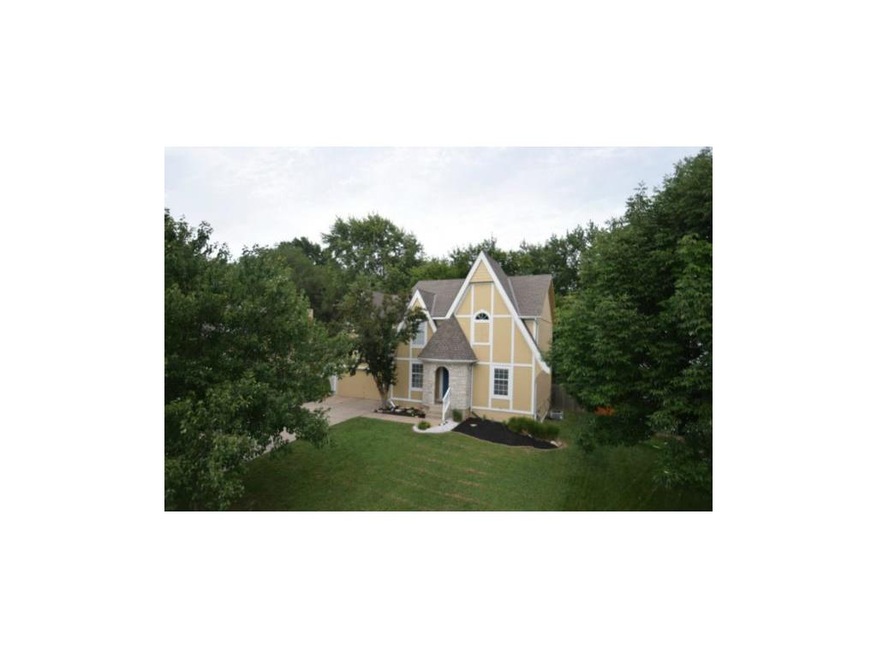 6121 Rosehill Rd, Shawnee, KS 66216 - photo 1