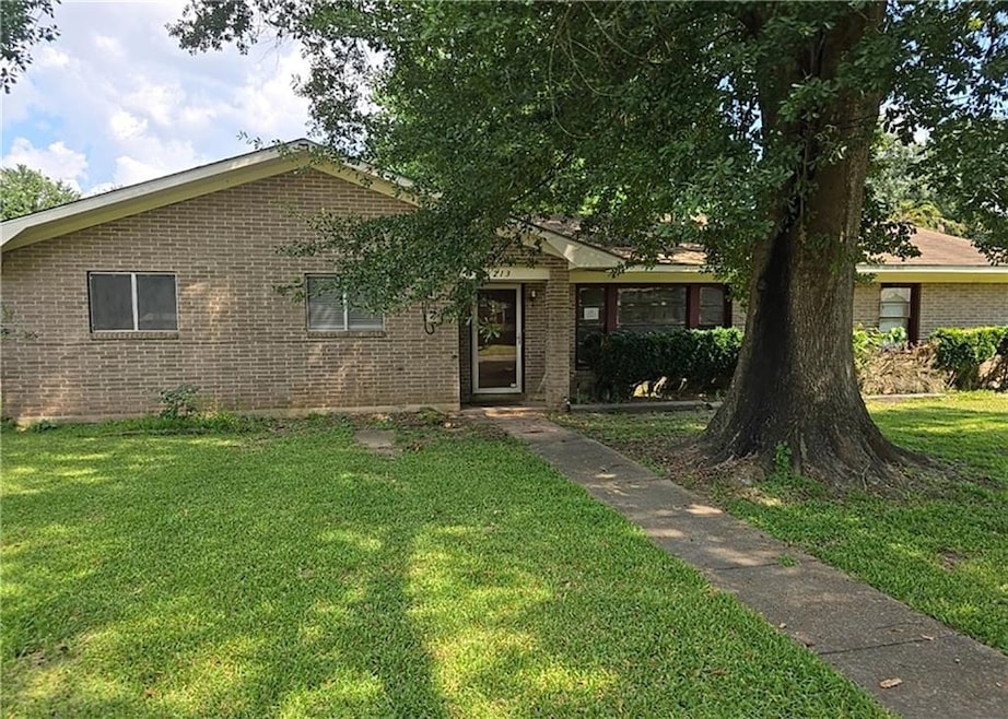 213 N Matthews St, Bunkie, LA 71322 - photo 1
