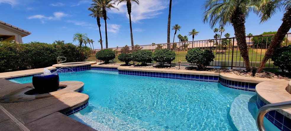 Pool & Spa - Golf Course Views