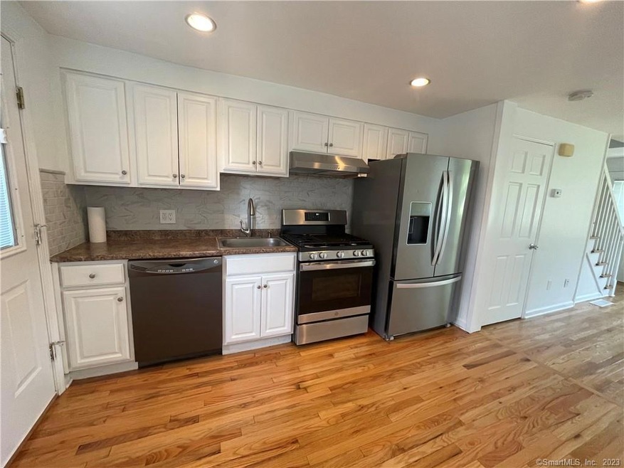 364 Main St unit 46, East Haven, CT 06512 - photo 1