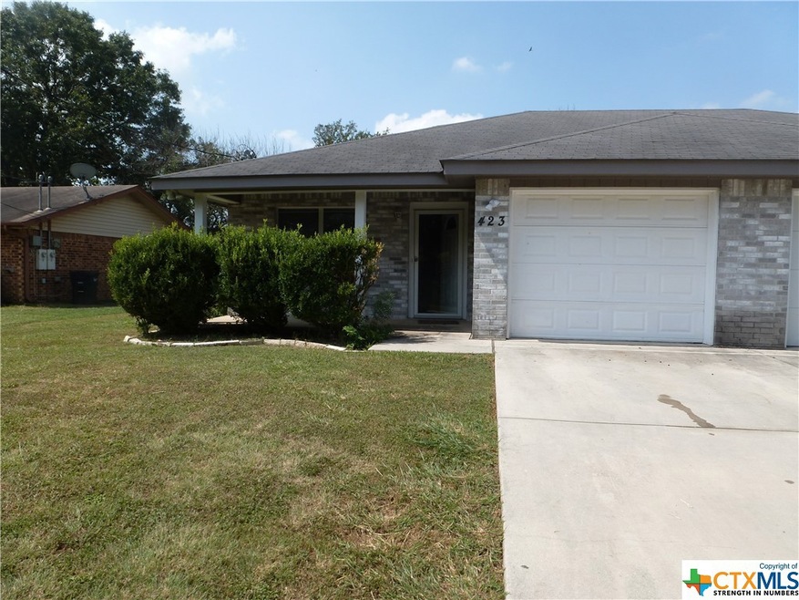 423 Buttercup Ln unit 423, New Braunfels, TX 78130 - photo 1