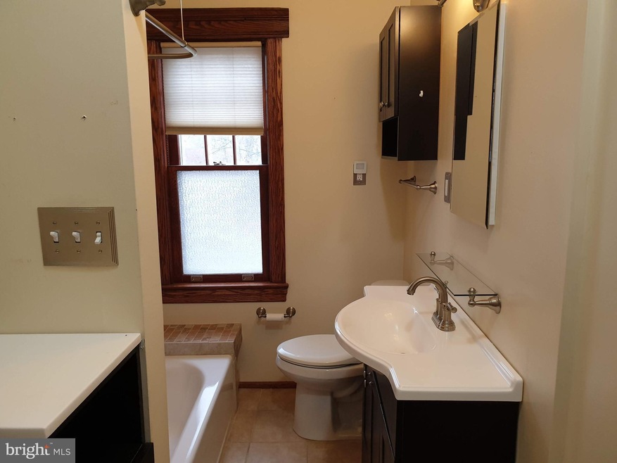 19 W Mount Vernon Ave unit FLOOR 2 & 3, Haddonfield, NJ 08033 - photo 1