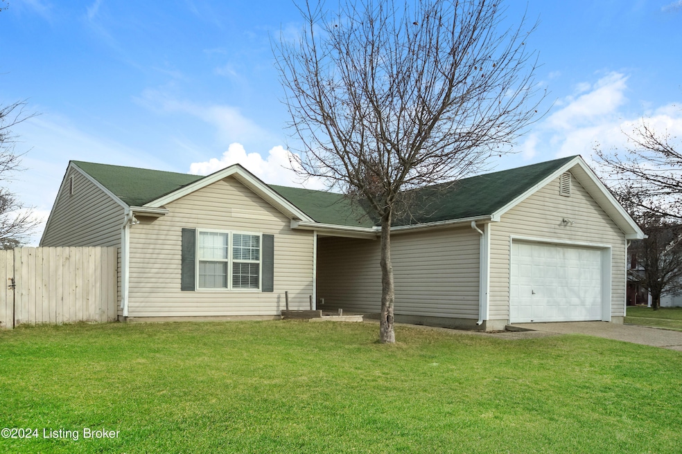 6623 Timberbend Dr, Louisville, KY 40229 - photo 1