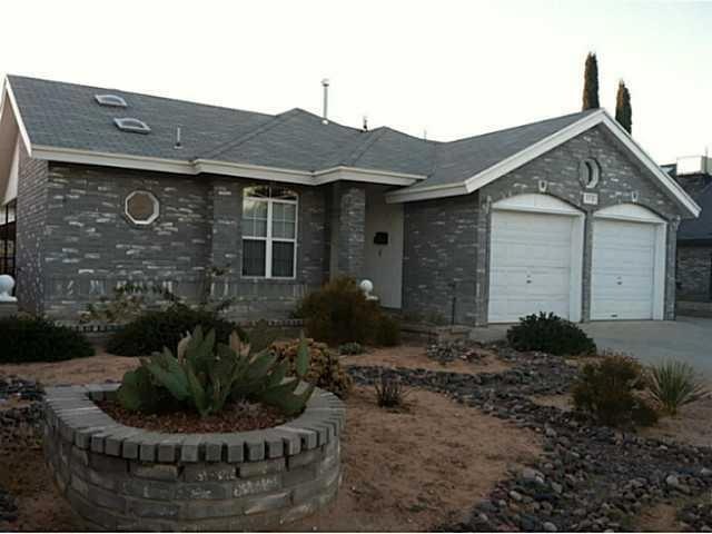 173 Lago Lindo Dr, Horizon City, TX 79928 - photo 1