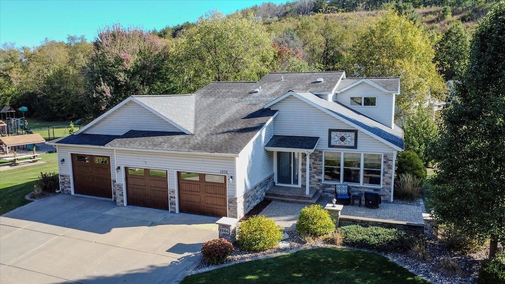 Under Contract $565,000