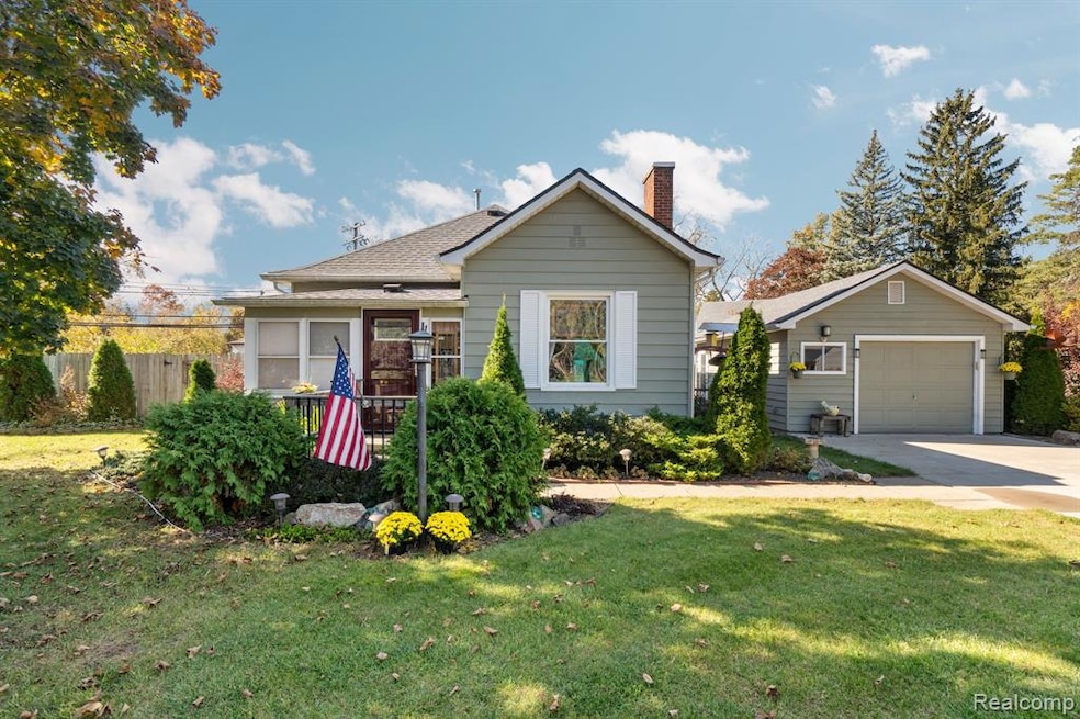 125 University Dr, Howell, MI 48843 - photo 1