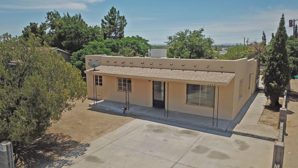 7624 Acapulco Ave, El Paso, TX 79915 - photo 1