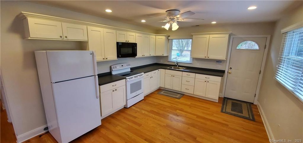 107 Oakridge Rd, Trumbull, CT 06611 - photo 1