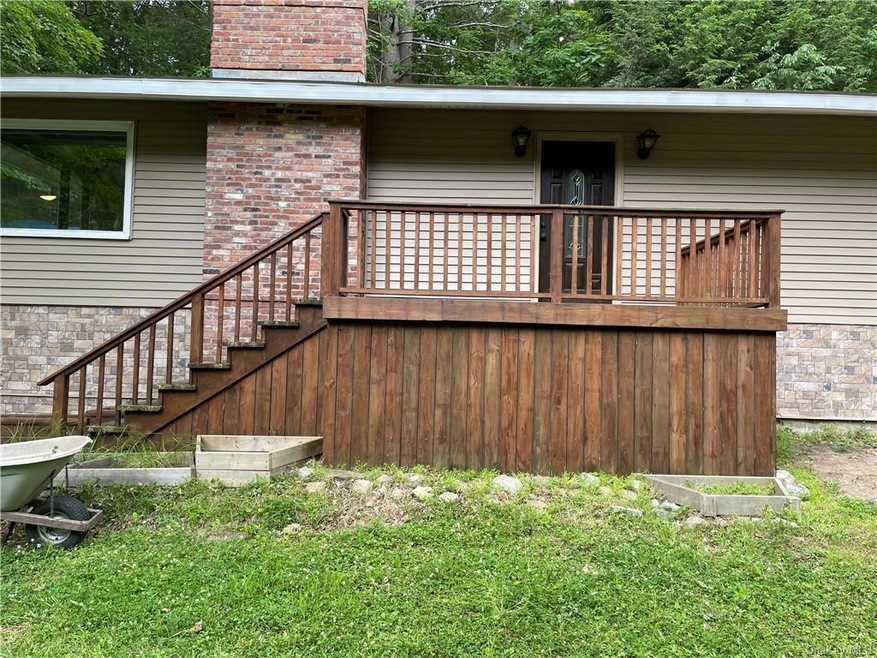 8 Fiddlers Elbow, Port Jervis, NY 12771 - photo 1