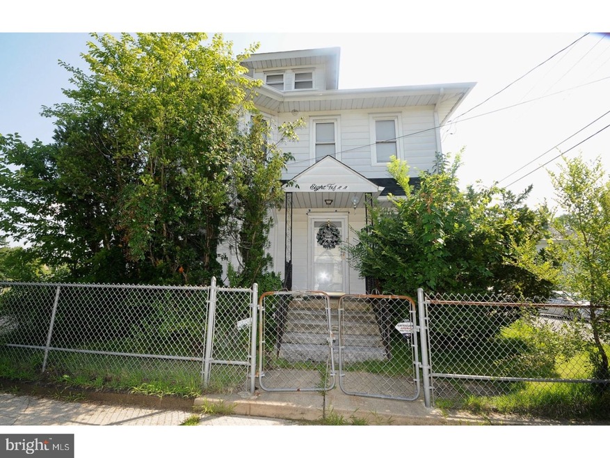 815 Chestnut St, Paulsboro, NJ 08066 - photo 1