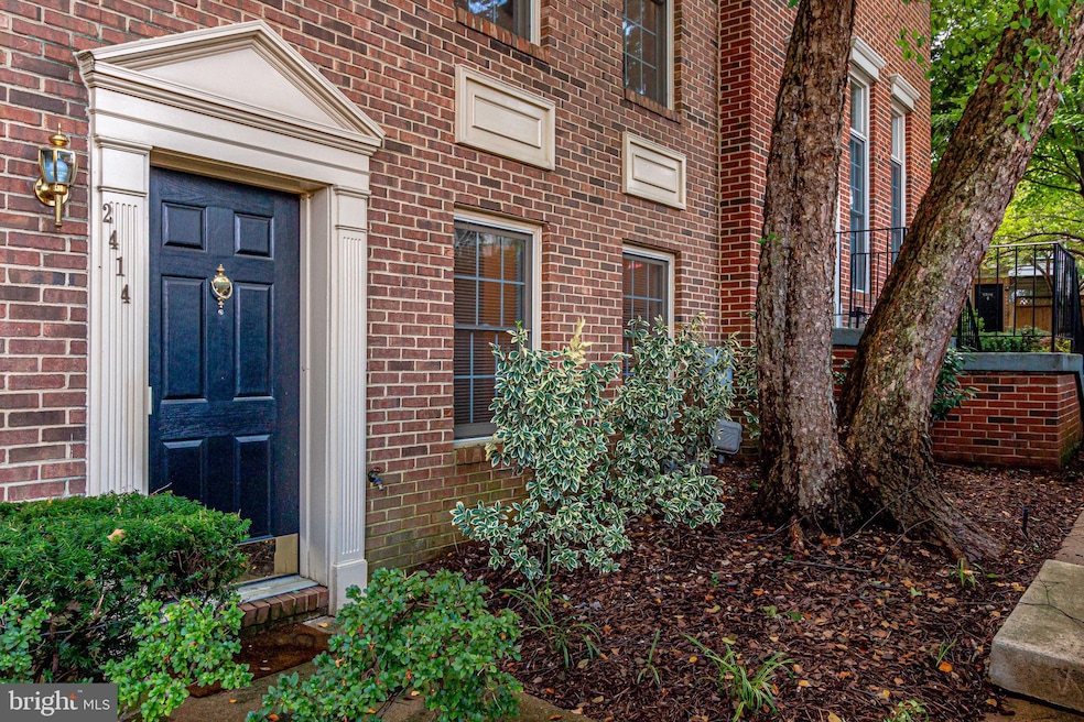 2414 Garnett Dr, Alexandria, VA 22311 - photo 1