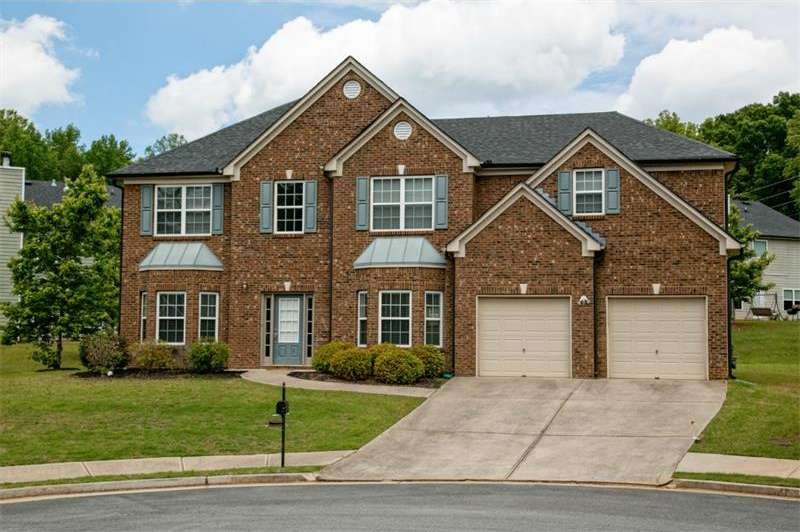 Beautiful brick home on a cul-de-sac.