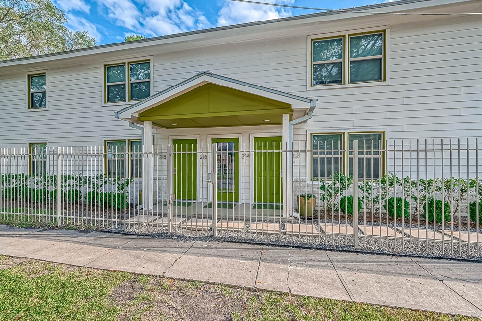 212 E 14th St, Houston, TX 77008 - photo 1