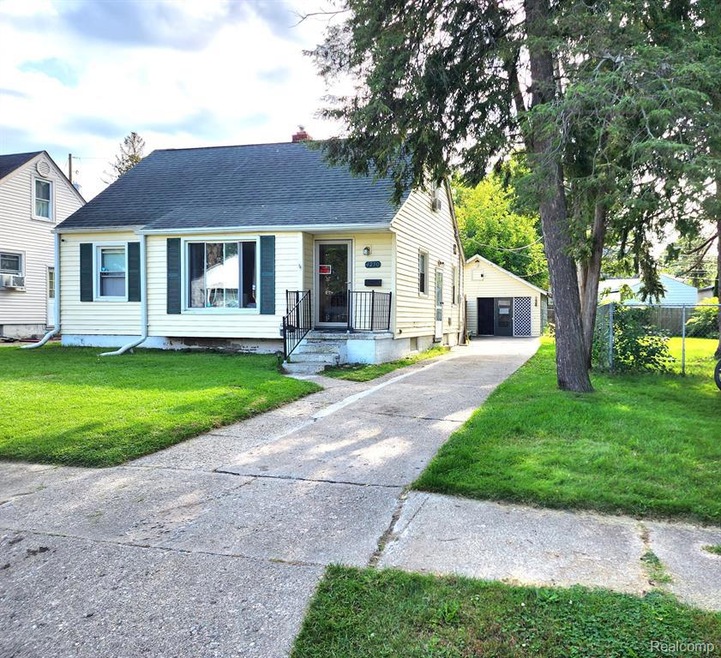 4230 Custer Ave, Flint, MI 48507 - photo 1