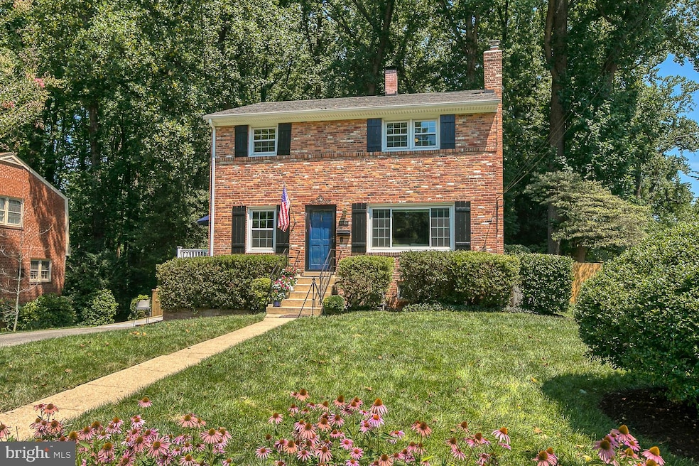 6534 Oakwood Dr, Falls Church, VA 22041 - photo 1