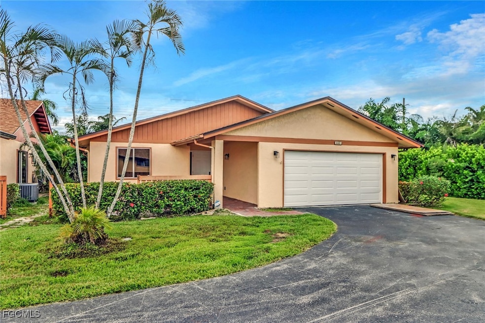 6462 Royal Woods Dr, Fort Myers, FL 33908 - photo 1