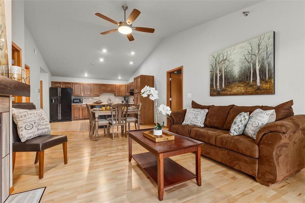 W6143 Victorian Dr unit 14, Appleton, WI 54915 - photo 1