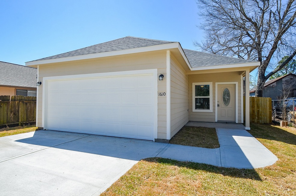 1610 6th St, Rosenberg, TX 77471 - photo 1