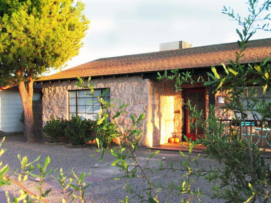 541 W Edgemont