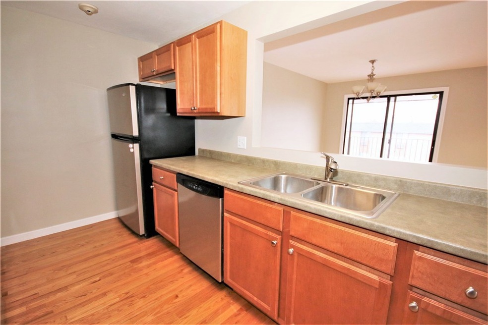 Riverview Condominiums unit 41, Lincoln, RI 02865 - photo 1