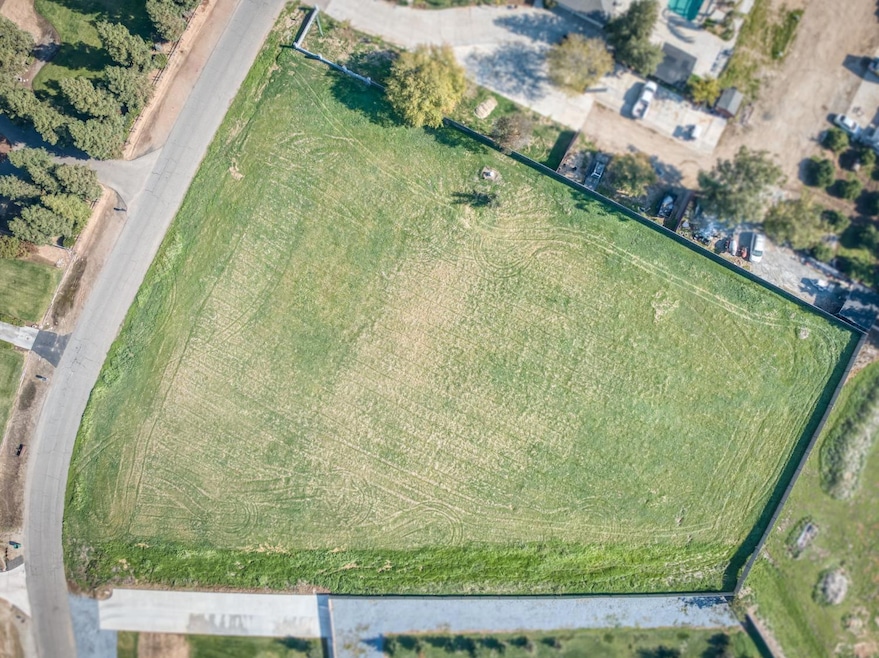 1 E Princeton Ave, Sanger, CA 93657 - photo 1