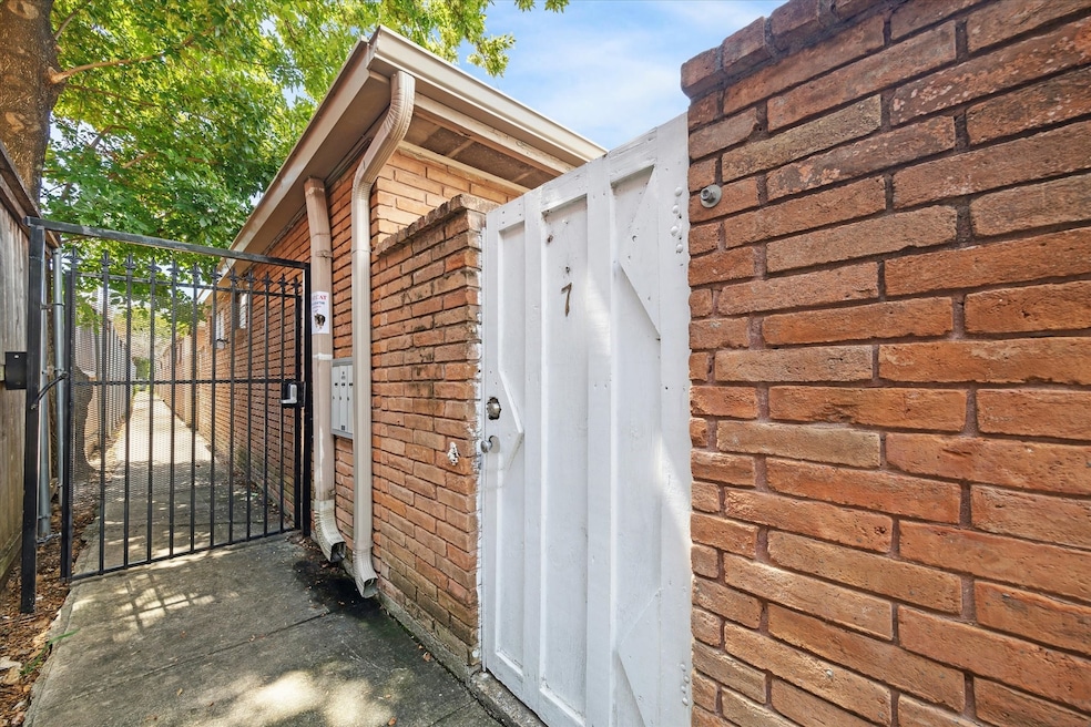 For Rent $1,300/month