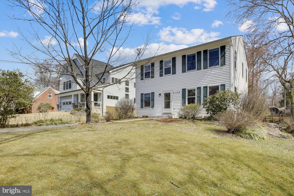 2129 Greenwich St, Falls Church, VA 22043 - photo 1