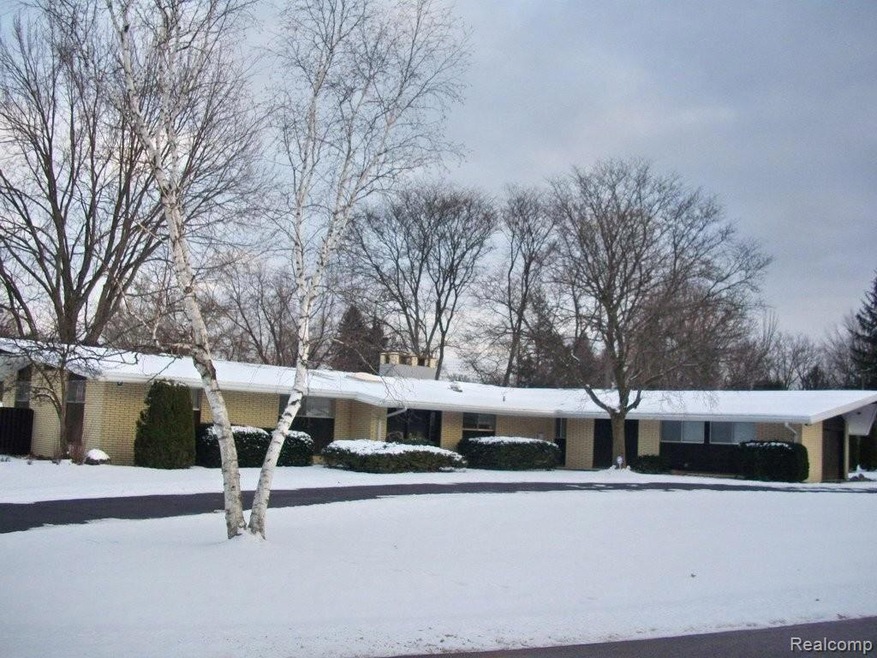 3333 Winchester Rd, West Bloomfield, MI 48322 - photo 1