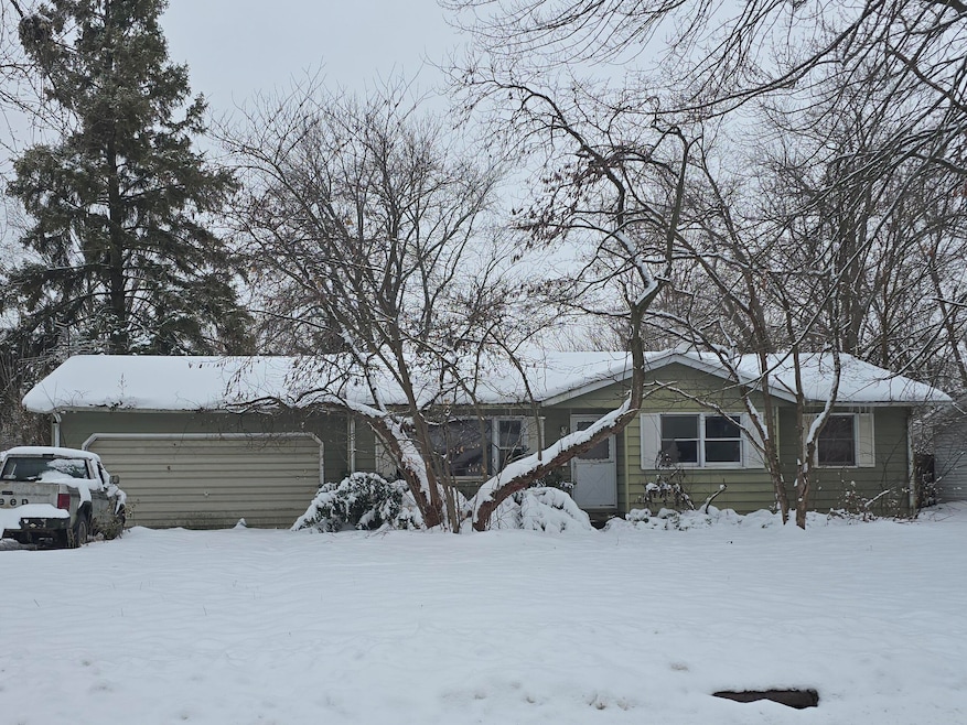 204 Merryview Dr, Sturgis, MI 49091 - photo 1