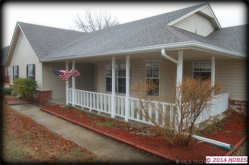 2917 W Berwick, Claremore, OK 74017 - photo 1