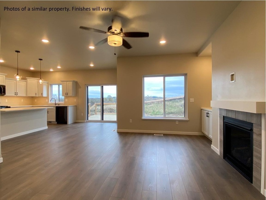 409 Dawson Dr, West Branch, IA 52358 - photo 1